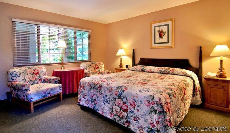 Svendsgaard'S Inn Carmel-by-the-Sea Oda fotoğraf